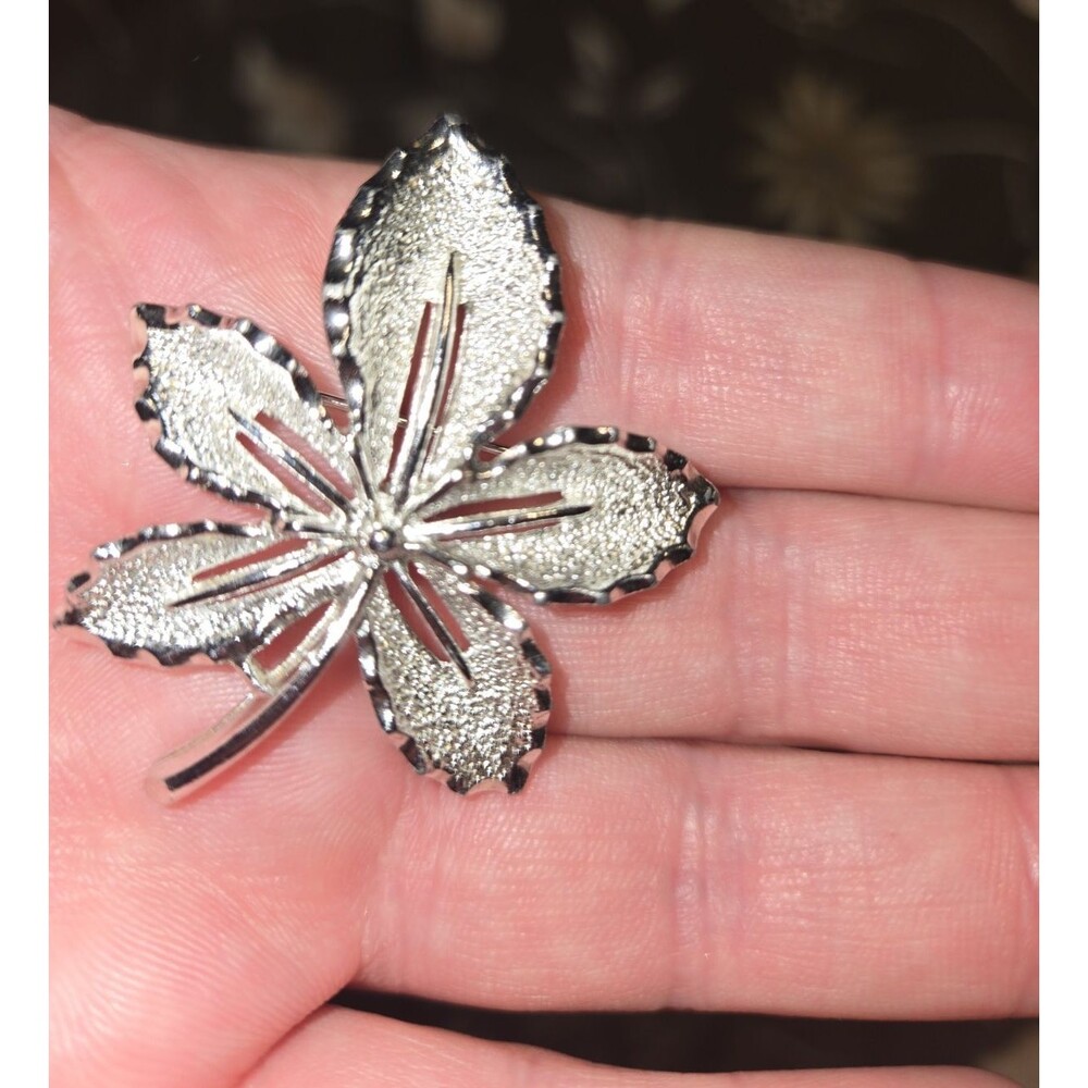 Silver tone Ivy Leaf Sarah Coventry Brooch Pin Vintage Sarah Coventry